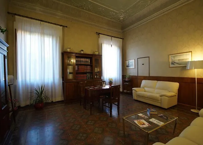Guest house Casa Secchiaroli 3*
